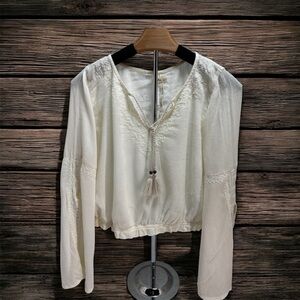Hollister Cream Boho Peasant Blouse, Bell Sleeves Embroidered Tassel Top Size‎ S